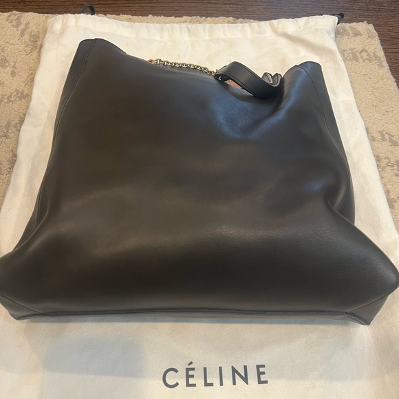 Celine Tote. Authentic and in excellent condition. - Picture 6 of 8